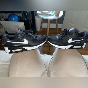 Women’s Nike Black Air Maxes Size 7.5